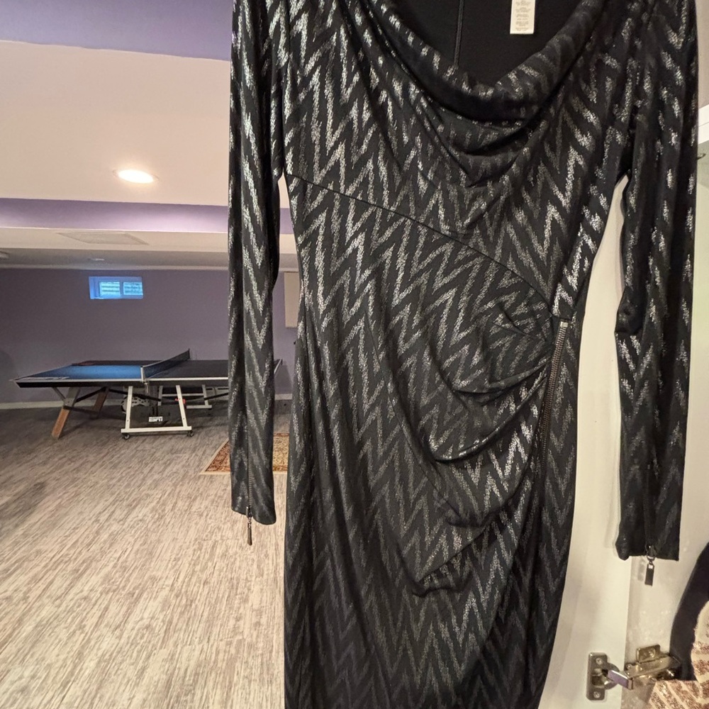 Elegant Black Zigzag Pattern Dress